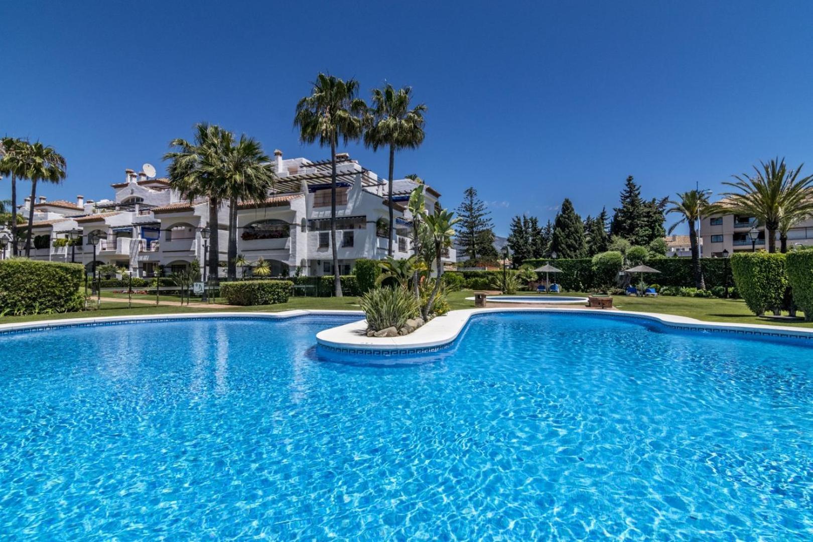 Apartment Beachfront With Parking San Pedro Alcantara Playa 5 Min Puerto Banus