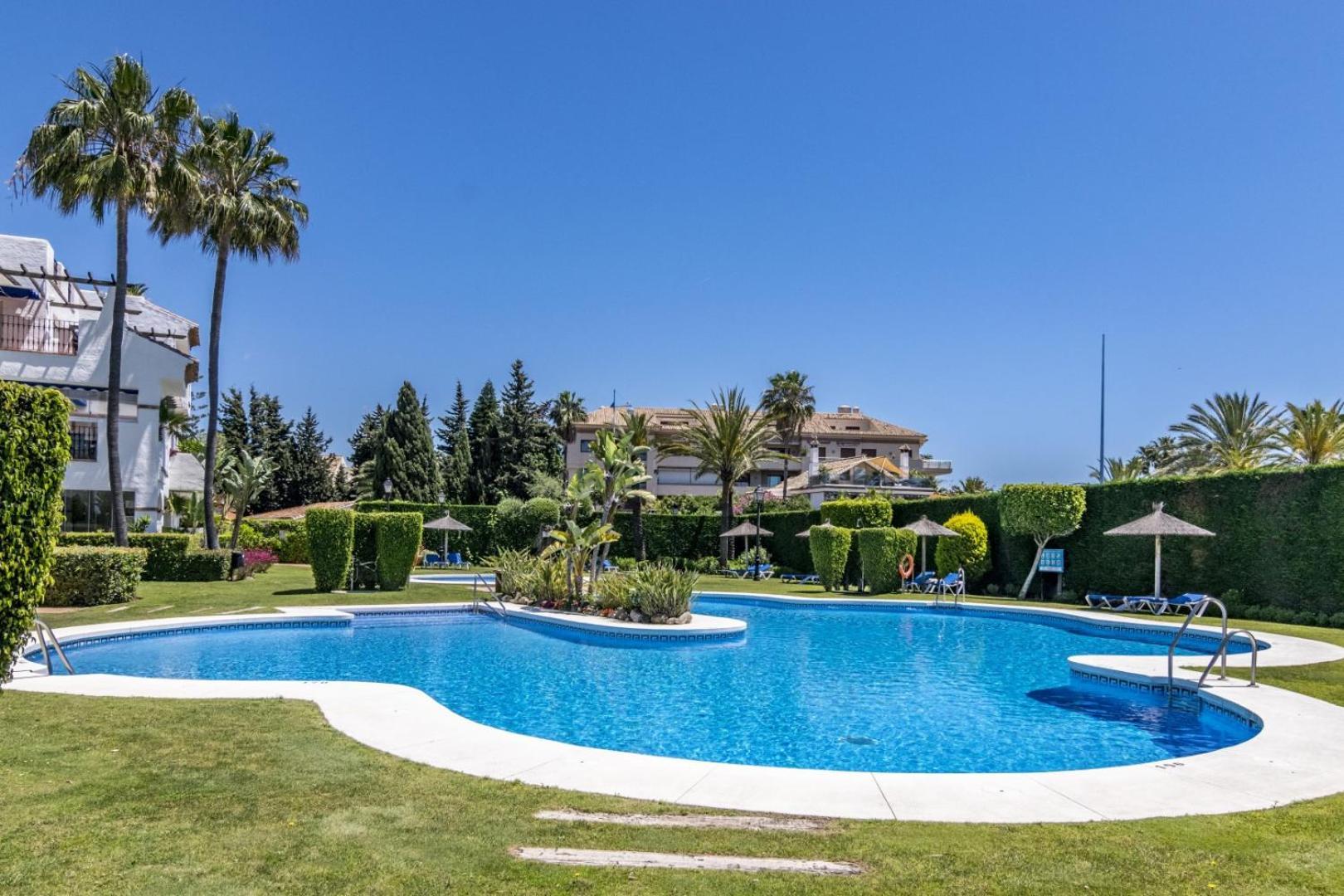 Beachfront With Parking San Pedro Alcantara Playa 5 Min Puerto Banus Marbella