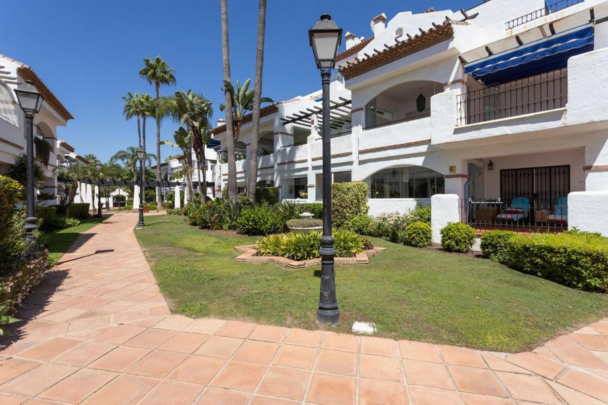 Beachfront With Parking San Pedro Alcantara Playa 5 Min Puerto Banus Apartment