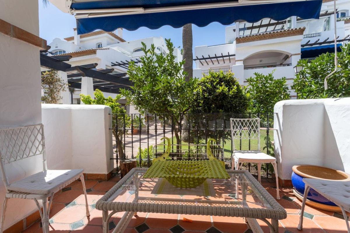 Beachfront With Parking San Pedro Alcantara Playa 5 Min Puerto Banus *