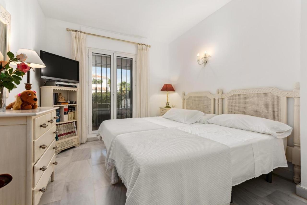 Apartment Beachfront With Parking San Pedro Alcantara Playa 5 Min Puerto Banus *